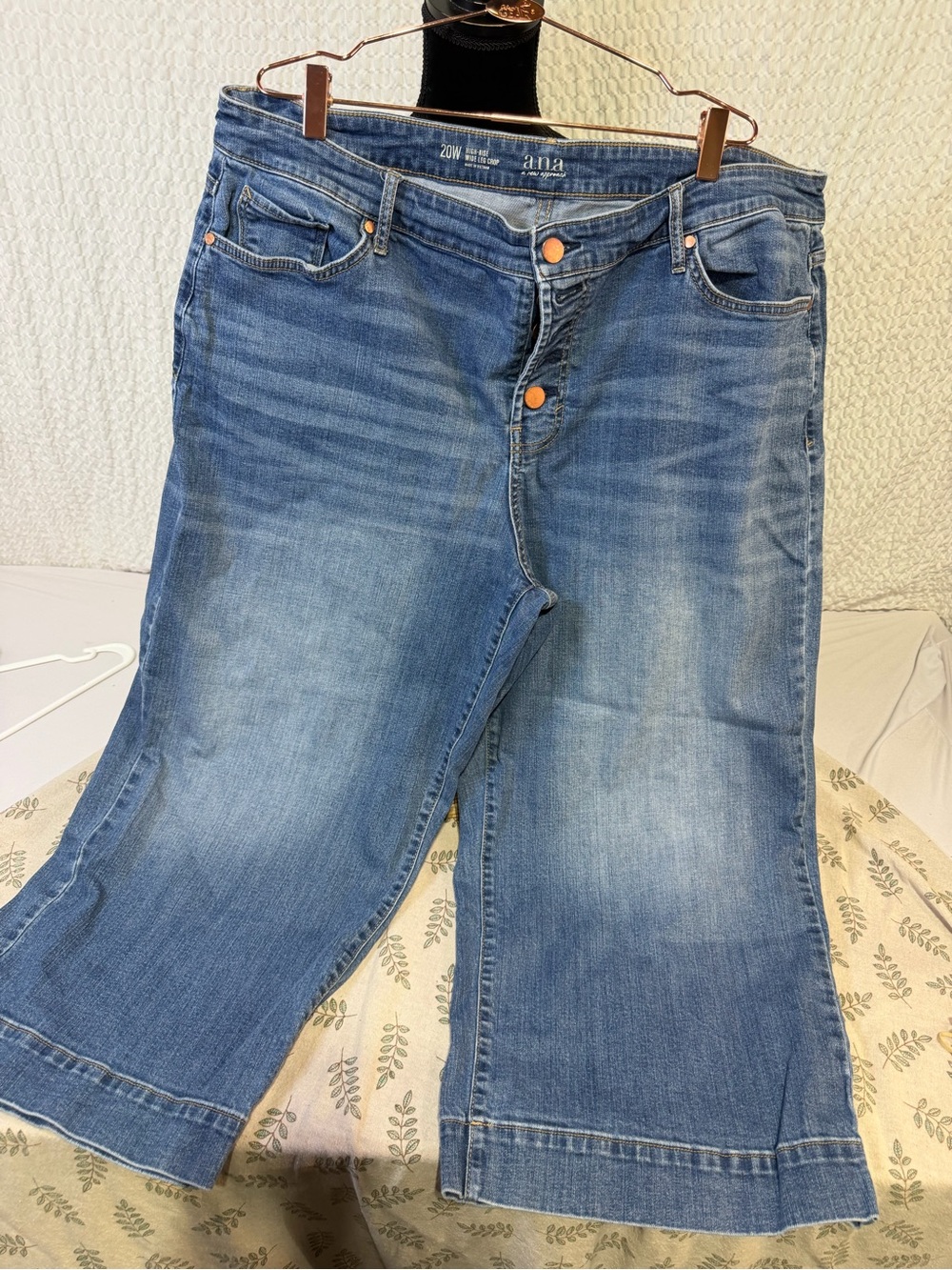 a.n.a Medium Blue Cropped Wide-Leg Jeans